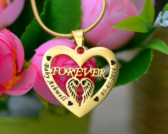 Angel in My Heart Necklace - BELLE FEVER