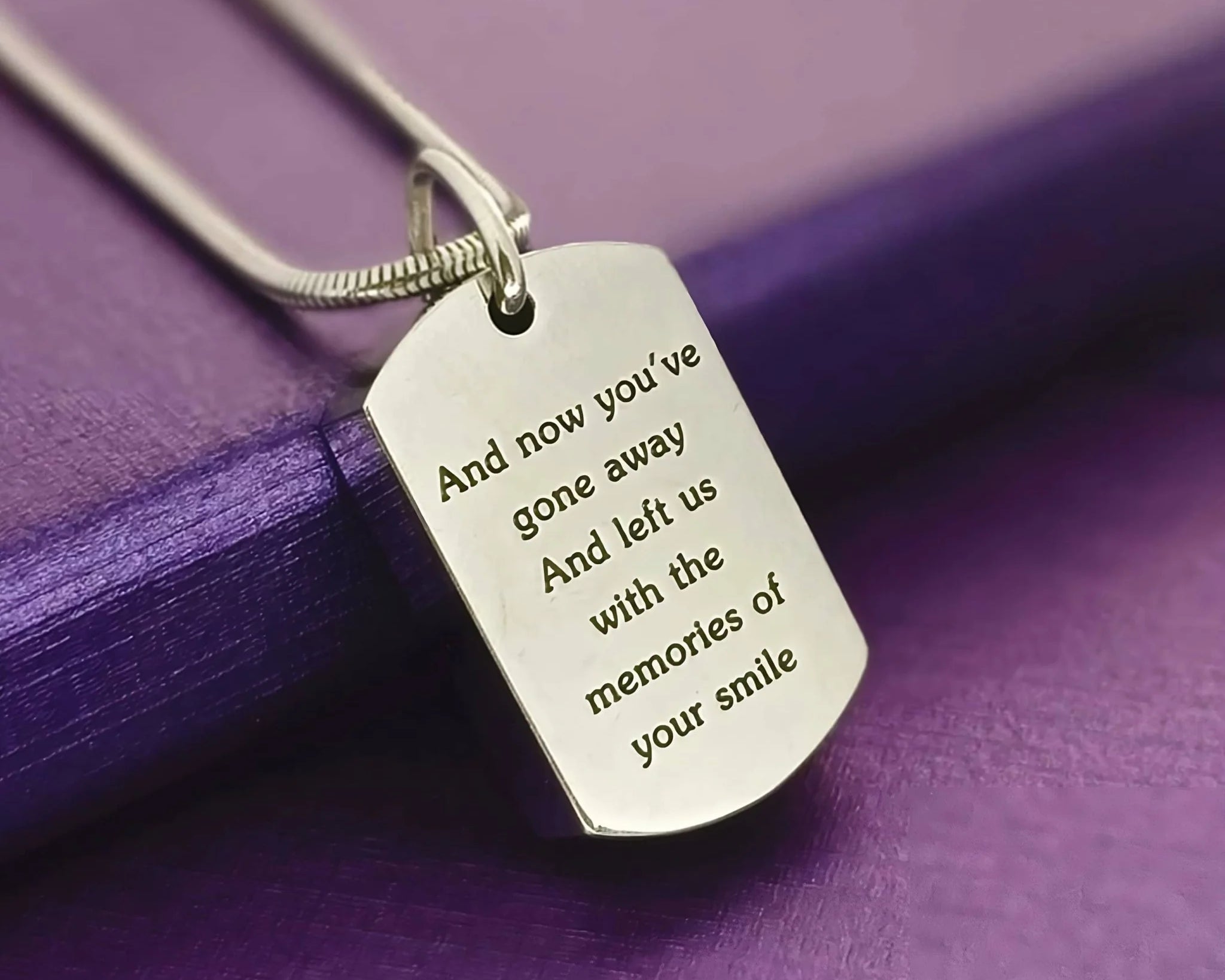 Fashion Forward: Styling Memorial Jewelry for the Fashion Conscious