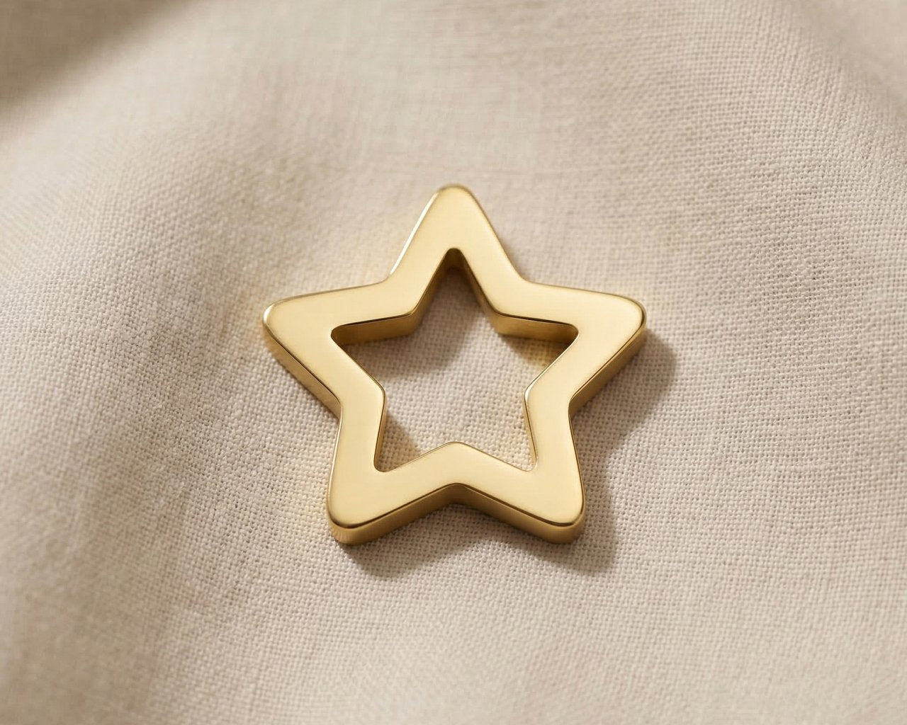 Gold star outline charm for Dream Locket bracelet symbolizing hope, dreams, and inspirational life moments